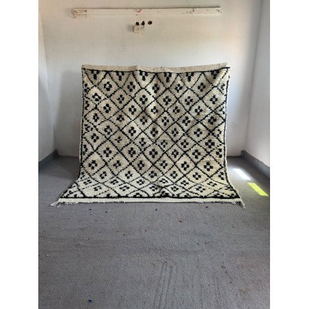 Tapis berbère noir et blanc, une élégance intemporelle