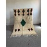 Tapis berbère authentique au design simple et élégant