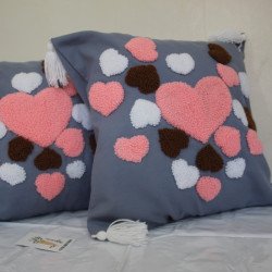 Coussins brodés en broderie orientale