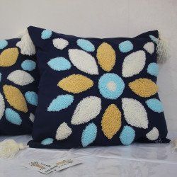 Coussins brodés en broderie orientale