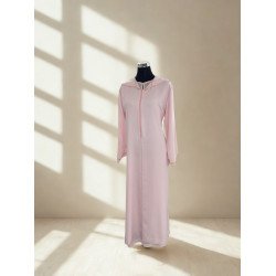 Jellaba Rose Poudré en Crêpe de Soie – Élégance Naturelle et Légèreté
