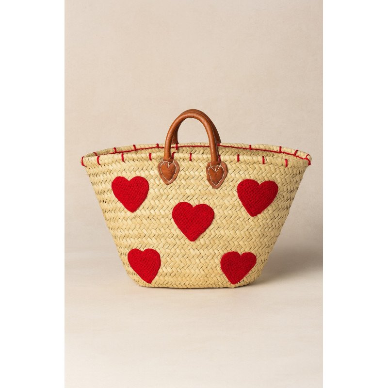 Panier en doum brodé de cœurs rouges