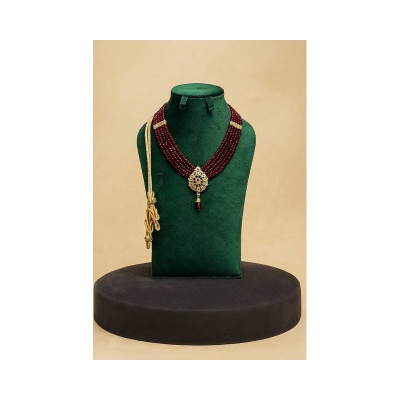 Collier raffiné en argent trempé dans l’or