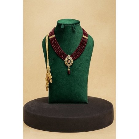 Collier raffiné en argent trempé dans l’or