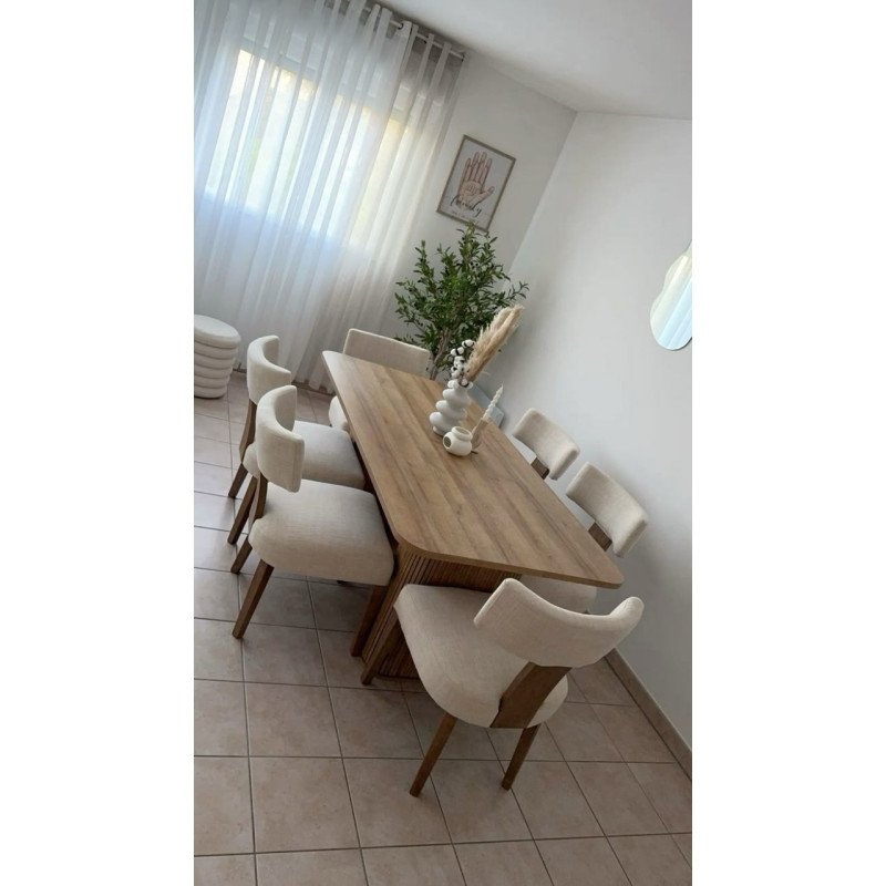 Salle à Manger Élégante en Bois Naturel