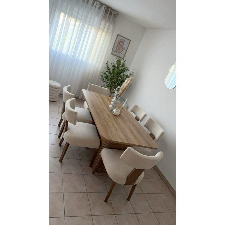 Salle à Manger Élégante en Bois Naturel
