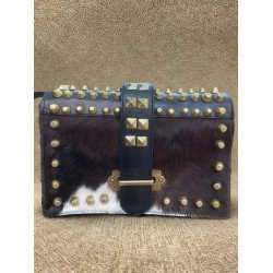 Sac en cuir noir clouté