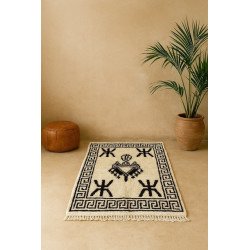 Tapis berbère en laine Symboles amazighs noirs sur fond écru