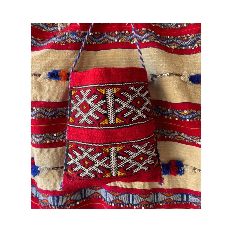 Sac berbère rouge à motifs amazighs