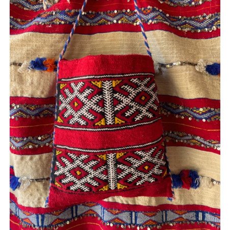 Sac berbère rouge à motifs amazighs