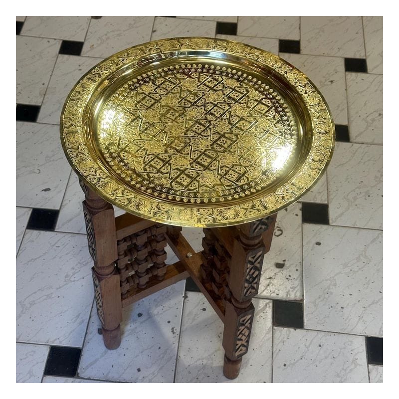 Table d'appoint marocaine en bois et plateau en laiton ciselé